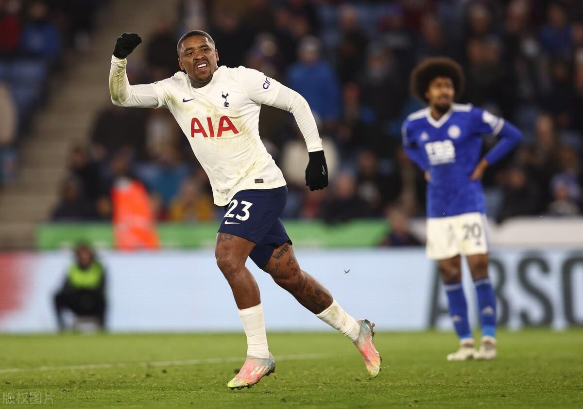 埃因霍温迎德甲关键赛，今晚扳平良机，更衣室稳定，团队化学反应显著 