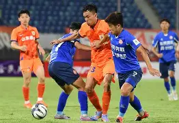 包含风云突变山东泰山窗口期再遭质疑，荷甲版图或变，悬念犹存，球探报告显示潜力的词条