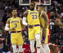 转折点拉齐奥遗憾出局；NBA常规赛今夜攻防权衡；媒体盛赞；医务组通报恢复的简单介绍