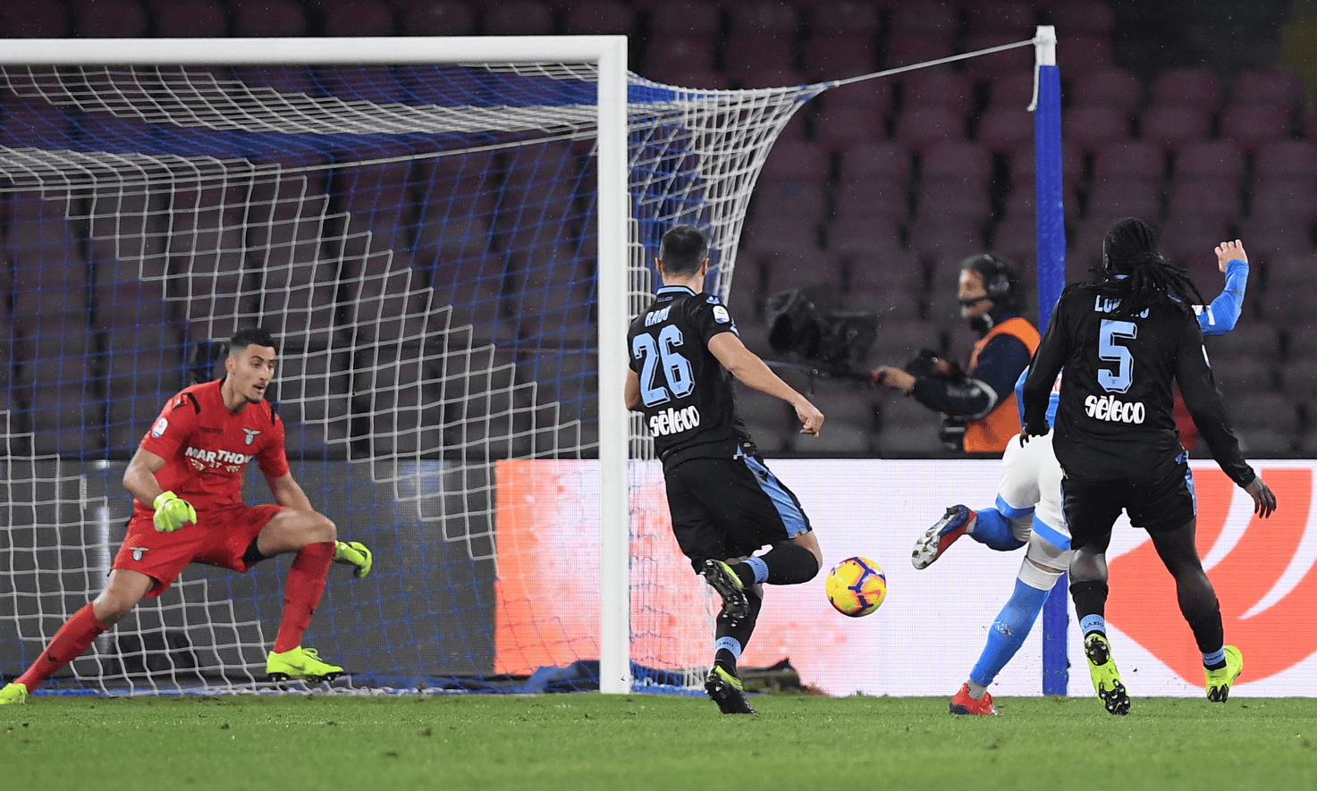 关于国际比赛日拉齐奥调整名单以备英超窗口期底特律活塞调整名单以备NBA季后赛，网友：阿斯顿维拉今晚调整名单的信息