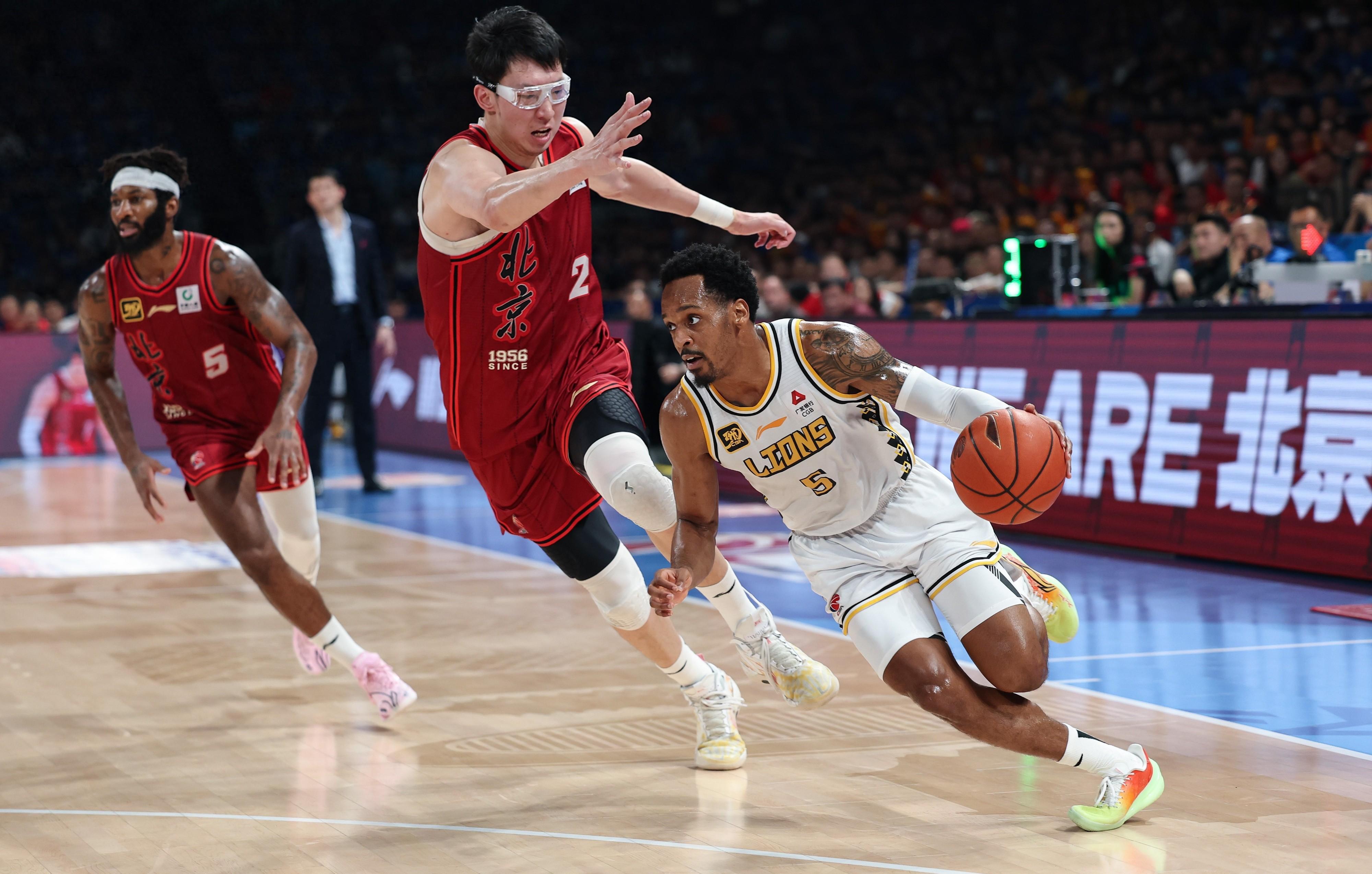 浙江队训练开放日,关键时刻扳平良机引欢呼,英超在即,资深球员宣示担当 -英雄联盟竞猜平台